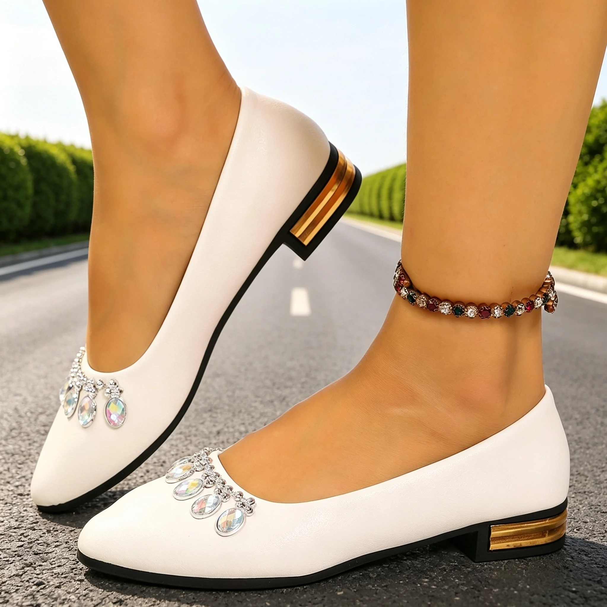 Embroidery Flat Shoes - Damskie baleriny z ostrym noskiem, duże