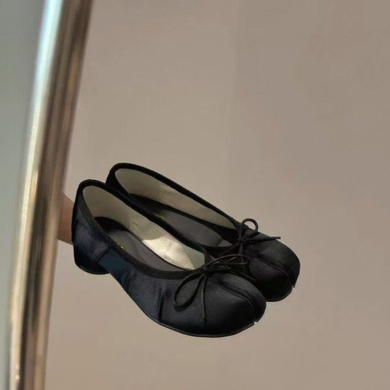 Embroidery Flat Shoes - Słodkie kokardki, damskie wsuwane buty na
