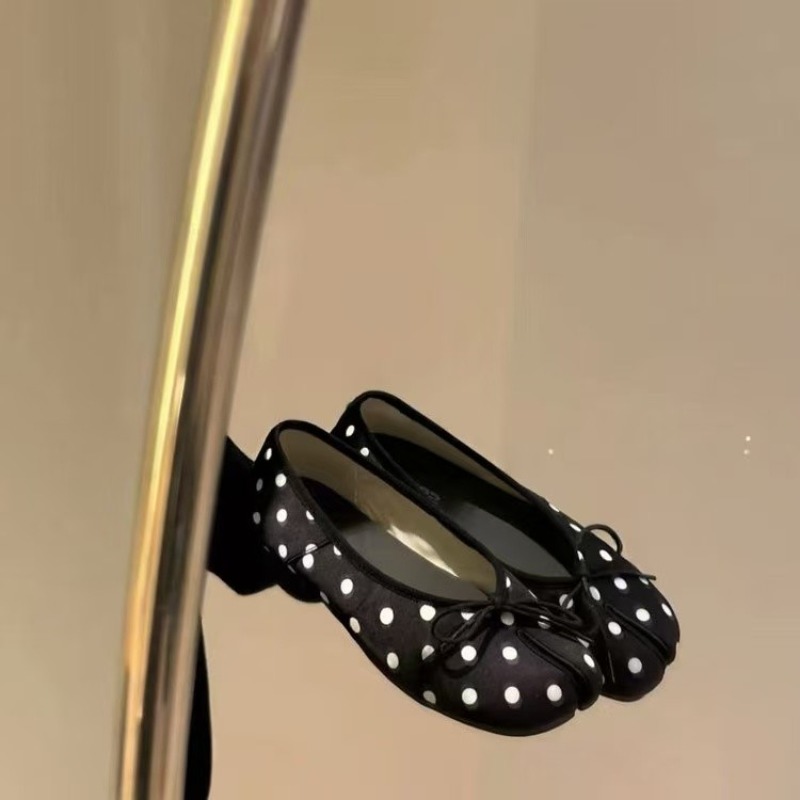 Słodkie kokardki, damskie wsuw – Embroidery Flat Shoes recenzja i cena