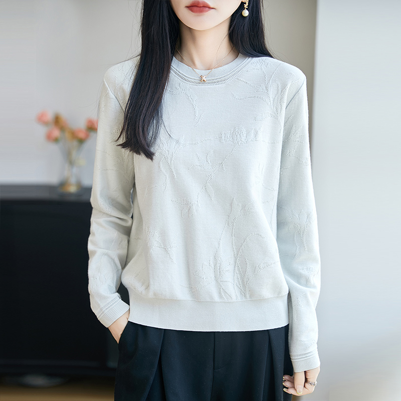 Wysokiej jakości damski sweter – Embroidery Yarns recenzja i cena